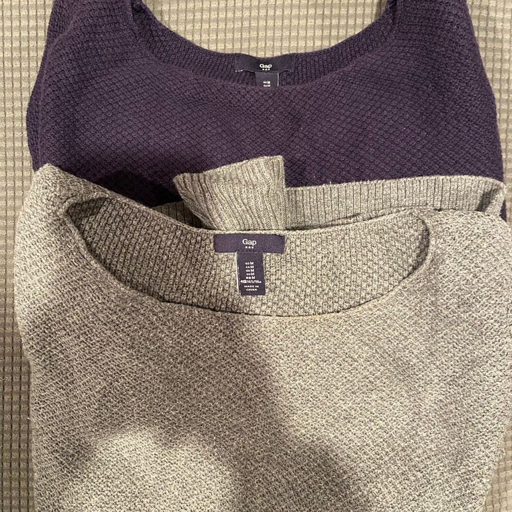 Women’s gap sweaters size medium- one sold